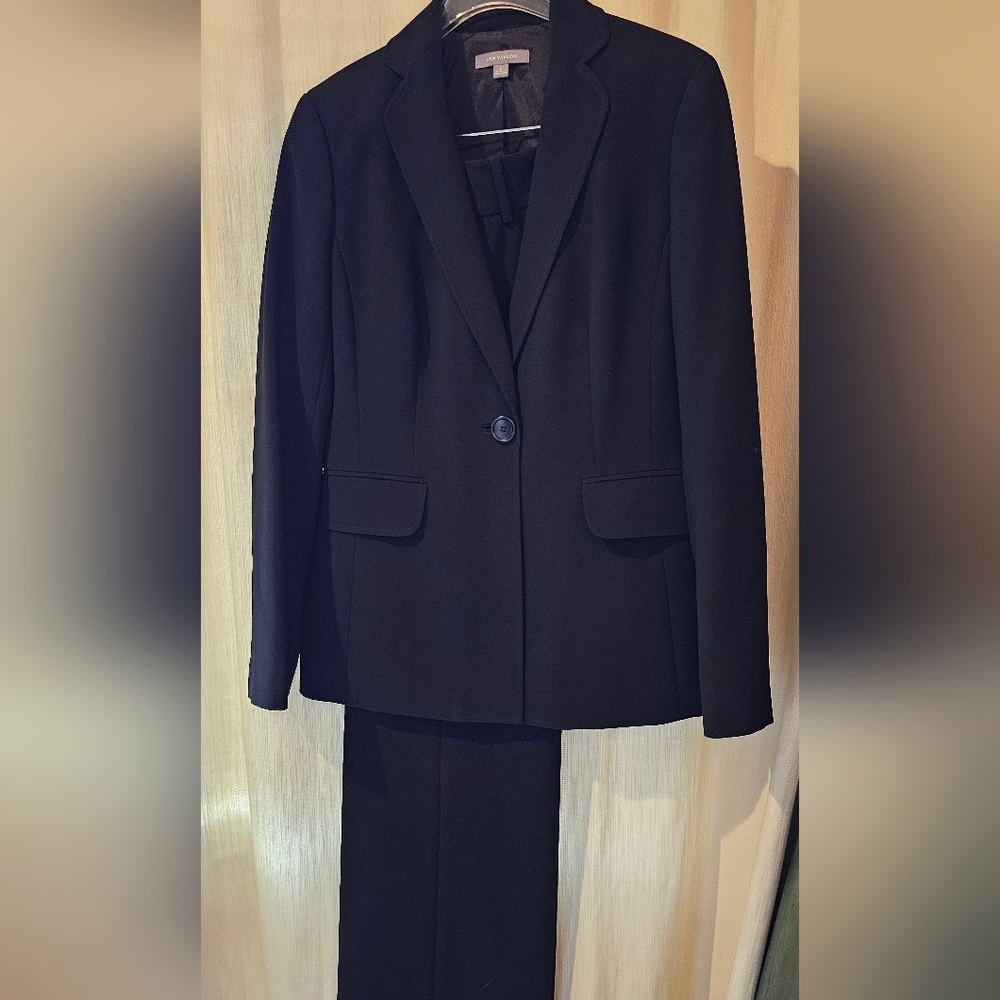 Elegant Black Women's Pantsuit